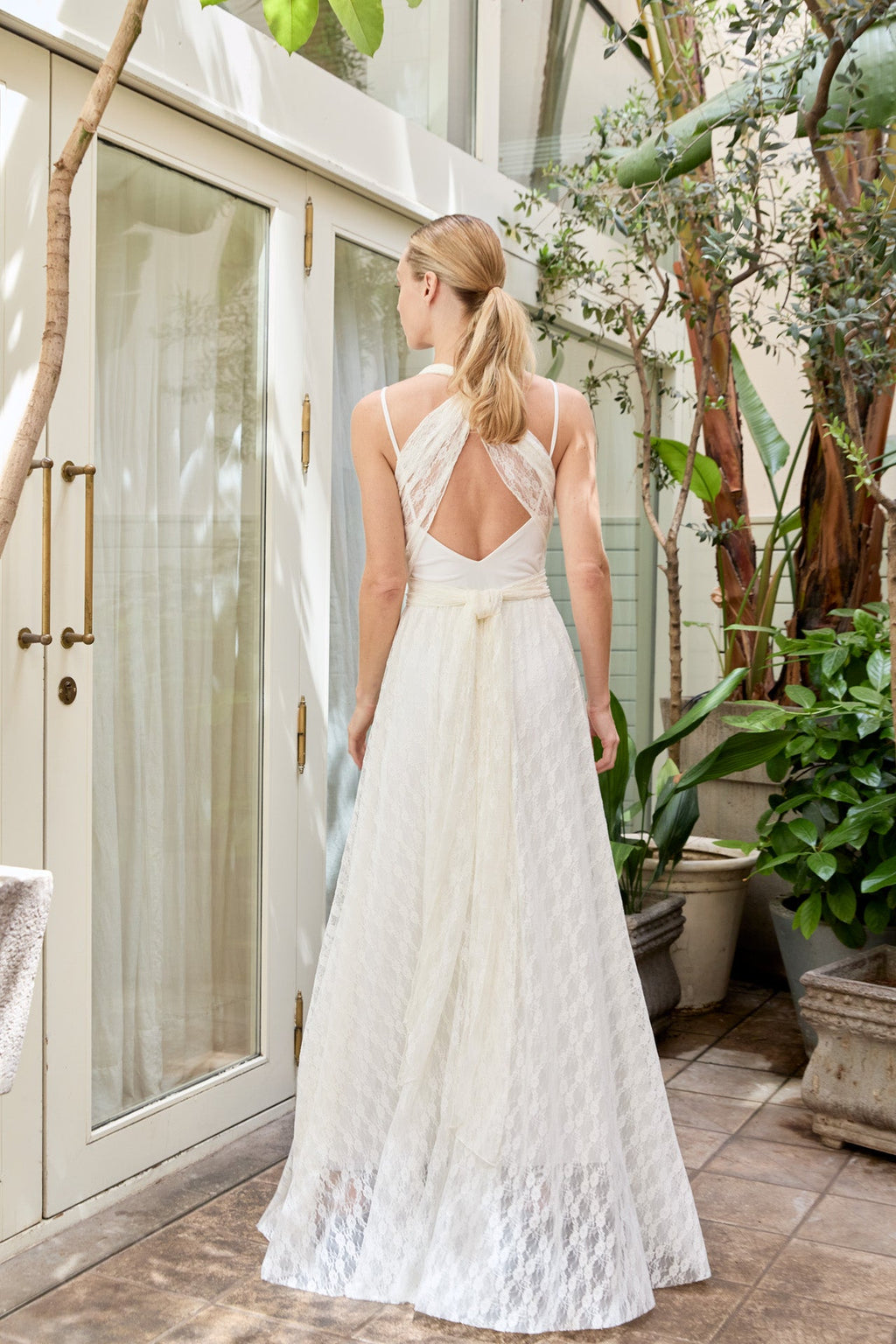 SOBREVESTIDO DE ENCAJE