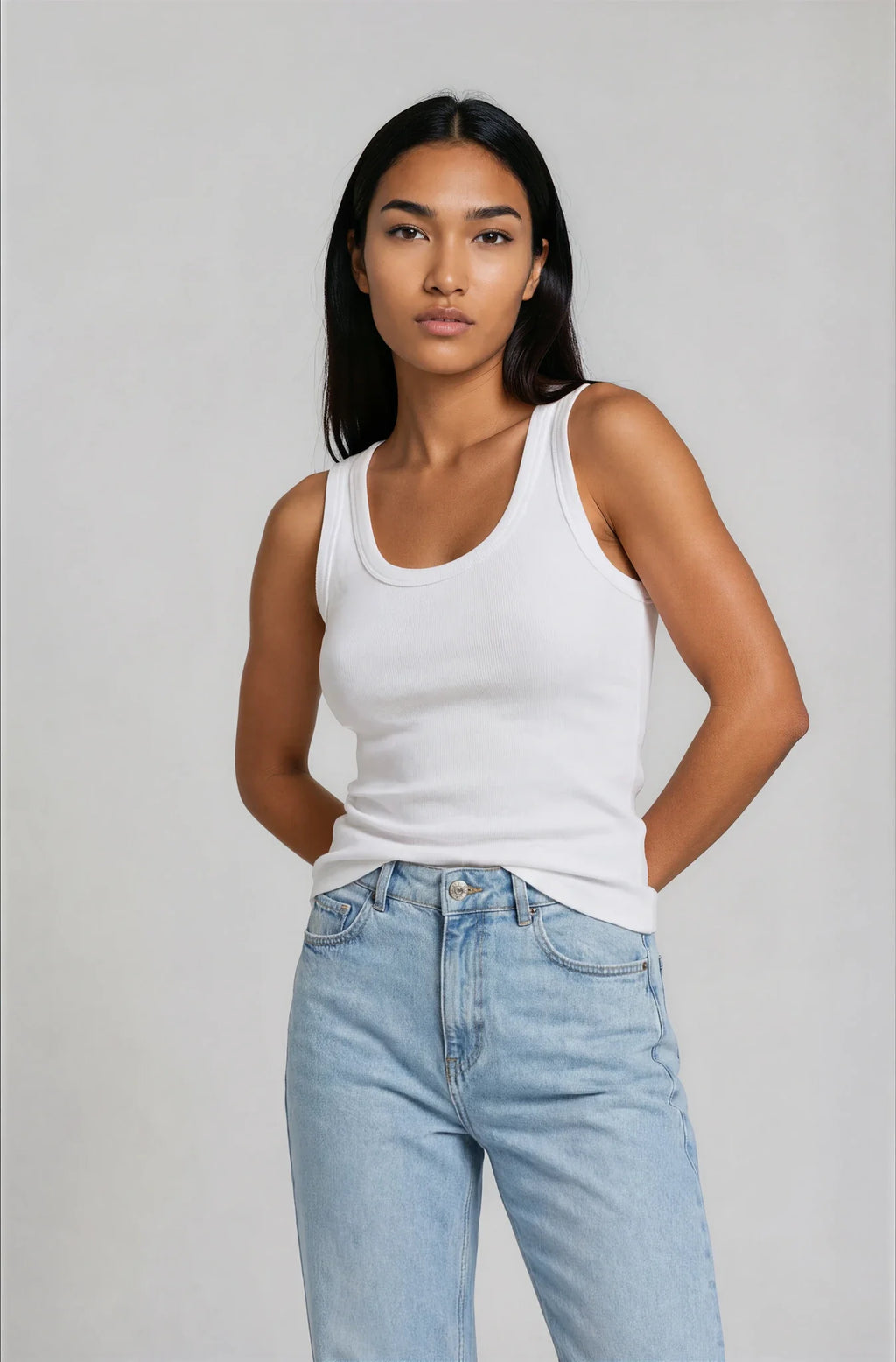 Camiseta básica de algodón orgánico prémium – Tirantes finos para mujer
